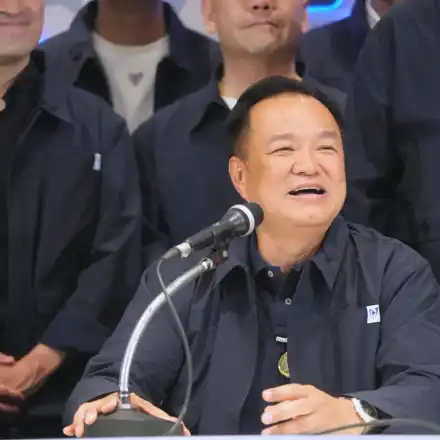 Тайландският референдум: Шокиращи промени в конституцията!