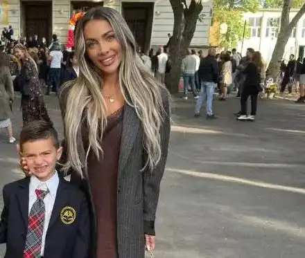 Шок! Златка Райкова учи сина на Благо, а той се пече на Малдивите!