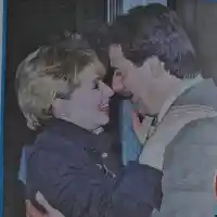 Шок! Лили Иванова с тайнствен мъж на скандален банкет!