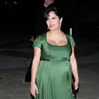 Майка или баба? Хали Бери, Никол Кидман и Салма Хайек раждат след 40 (Кои още)