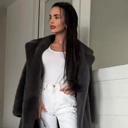 Мария с гащички за 1430 евро! (HOT ФОТО)