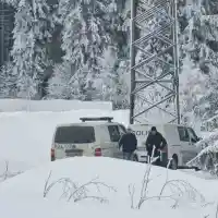 Шокираща находка край Гинци: Три трупа и мъже с автомати!