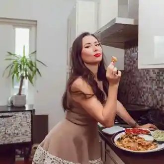 Наталия Кобилкина: Интимните ласки в кухнята са най-качествени