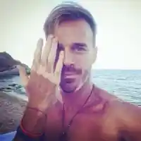 Ники Илиев спря лечението: Приех витилигото като нюанс на същността си