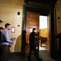 Обрат по делото за убитата и изхвърлена в куфар Евгения: Оправдаха бащата, намалиха на 20 г. присъдата на сина