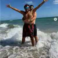 Омъжи ли се наистина Азис