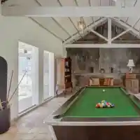 Шокираща новина: Вилата на „Ергенът“ струва 5000 евро на нощ!