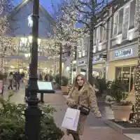 Таня Стойчева в Берн с мистериозен мъж! Как празнува 14 февруари?