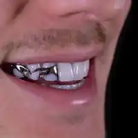 Петър Данов шокира с бижу на зъбите: Вижте как изглежда!