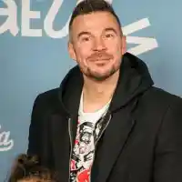 Скандал на премиерата: Плевнелиев и Деси аплодираха комедията на Яна Титова!