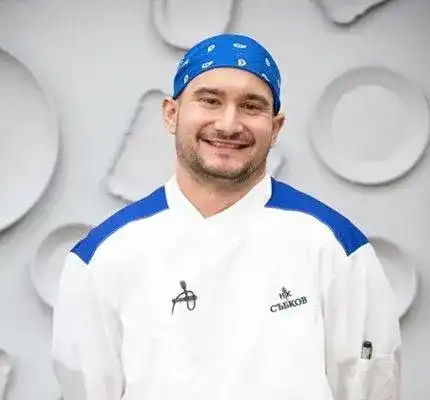 Сексбомба би шута на Илиян дни преди старта на „Хелс Китчън“ (ГОРЕЩИ СНИМКИ)