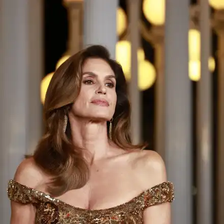 Синди Крауфорд на 60: От скептицизма на баща й за проституцията до кориците на Vogue