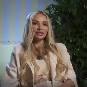 Шокираща драма: Ергенката Венета дължи 2 бона на Нора Недкова!