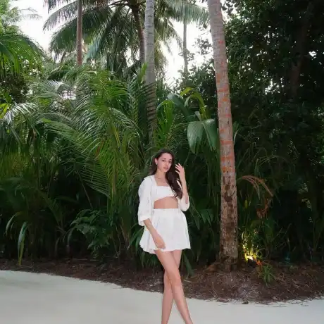 Шок! Валерия от "Ергенът" се страхува от риби на Малдивите!