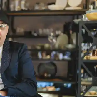 Вижте как шеф Манчев се подмлади с 18 години (Снимки)