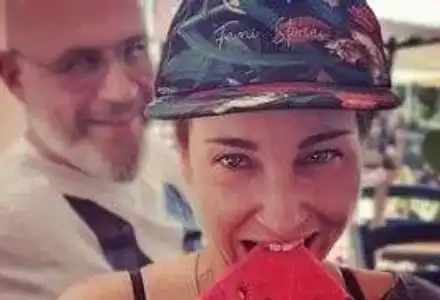 Алекс Раева изиграла мъжа си, за да роди от него! Певицата заченала само след месец