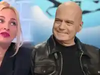 Шок! Алекс Раева загуби годежния пръстен на Слави в тоалетната!