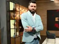 БОМБА!! Непознато момиче нададе вик в мрежата: Разкри какво е направил Мартин Елвиса! (ВИЖ ТУК + СНИМКИ)