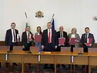 Скандалът Делян Пеевски: ДПС регистрира за изборите с 12 222 подписа!