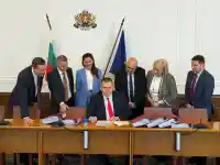 Скандалът Делян Пеевски: ДПС регистрира за изборите с 12 222 подписа!