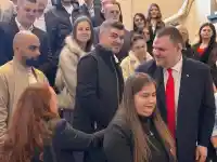 Шокираща среща: Делян Пеевски с младежи от Шумен!