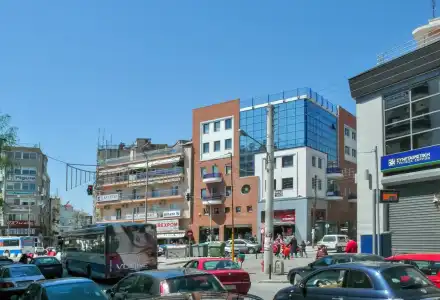 Хиляди българи щурмуват Серес, пазарът излиза с 30% по-евтин