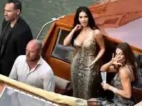 Скандалът на годината! Ким и Люис разкриха любовта си в Токио!