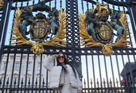 Мария Илиева в Бъкингам: Търси ли крал Чарлз или просто си почива?