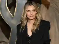 На 67 години Мишел Пфайфър изумява с красота