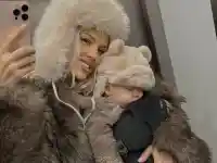 Натали Трифонова  е напълно отдадена  на майчинството