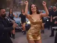 Обърнаха "Бангаранга"-та на Дара в люта чалга (ВИДЕО)