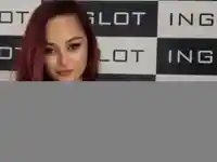 Скандал: Дъщерята на Доган гримьорка в хитов сериал!