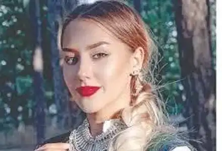 Скандал! Мона шокира с музика за глухонеми!