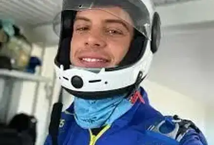 Филип Буков в Полша: Парашутист или любовен герой?
