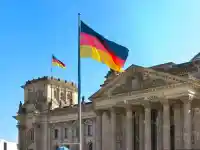 Германия шокира: Мъжете вече не могат да напускат страната свободно!