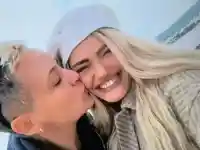Шок! Жана Бергендорф зарязана и с нова прическа!