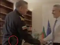 Шокиращ скандал: Георги Кандев с пистолет при премиера Гюров!