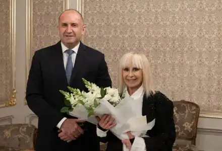 Шок! Лили Иванова гласува за Радев преди рождения си ден!