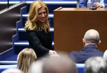 Михаела Доцова шокира с депутатска гаф: Забрави картата си!