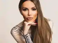 Скандалният маникюр на Моника Валериева завладява България!
