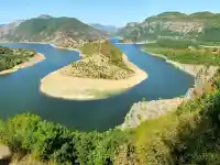 Travellove: Историите, които ще те накарат да стегнеш багажа още днес
