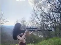 Мис България с ловна пушка! Каква е истината зад шокиращата снимка?