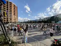 Жители на "Младост" отново излязоха на протест срещу небостъргача, затвориха булеварда (снимки)