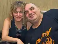 НЕ Е ЗА ВЯРВАНЕ: Фънки е перфектният баща и съпруг! (СНИМКИ)