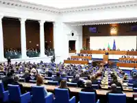Шокиращо: Неуспели кандидати обраха парламента като сътрудници!