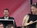 Шокираща визия на Дара разбива интернет! Копие на Мона?