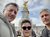 Шокираща история: Братът на Владо Карамазов покорява Лондон!
