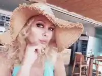 Албена Вулева пафка като комин