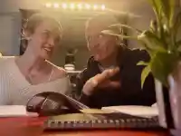 Анна Кошко си почива с люпене на семки