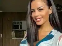 Цвети на Криско шокира с нова визия и 390 кубика силикон!